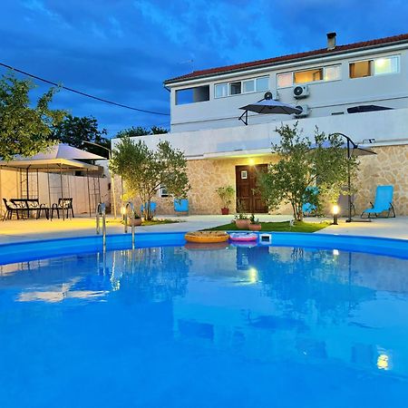 Apartments Villa Mihaela Banj Екстериор снимка