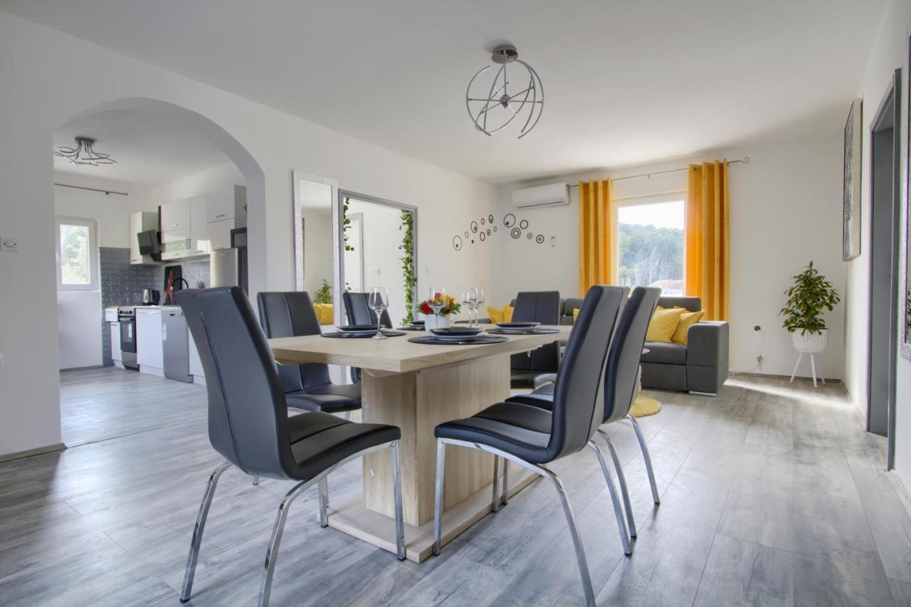 Apartments Villa Mihaela Banj Екстериор снимка