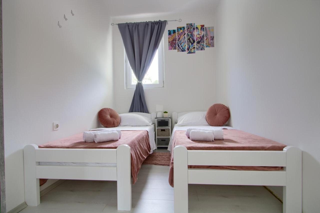 Apartments Villa Mihaela Banj Екстериор снимка