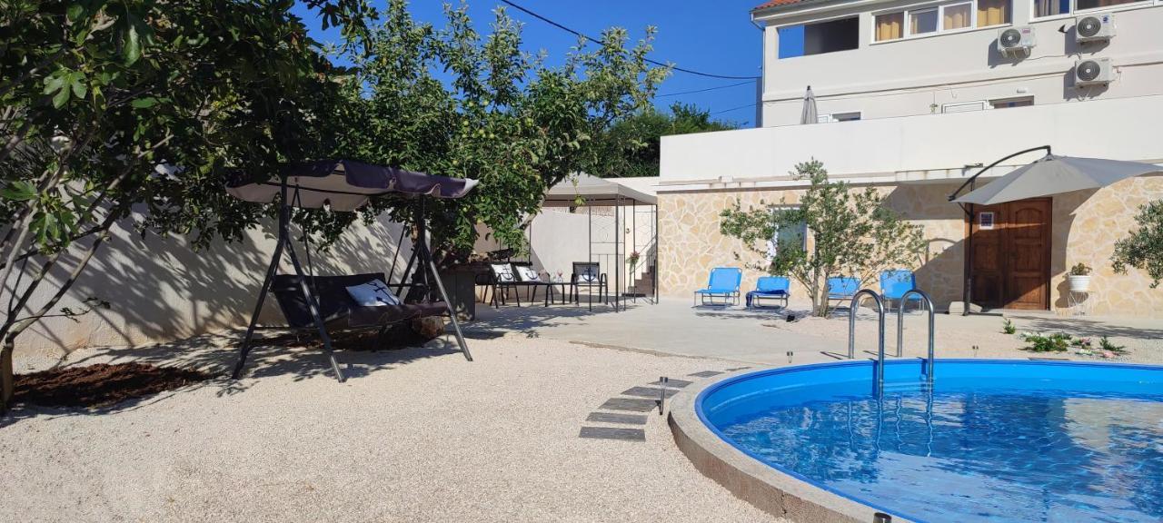 Apartments Villa Mihaela Banj Екстериор снимка
