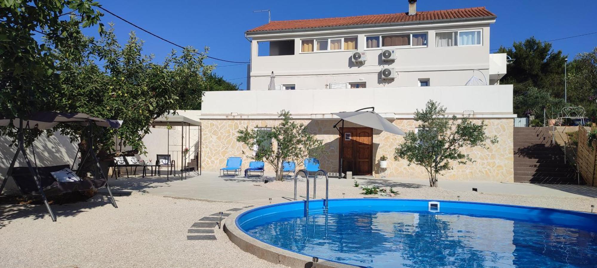 Apartments Villa Mihaela Banj Екстериор снимка