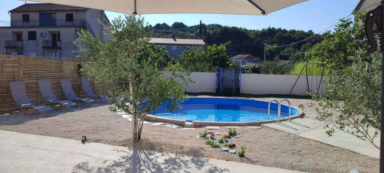 Apartments Villa Mihaela Banj Екстериор снимка