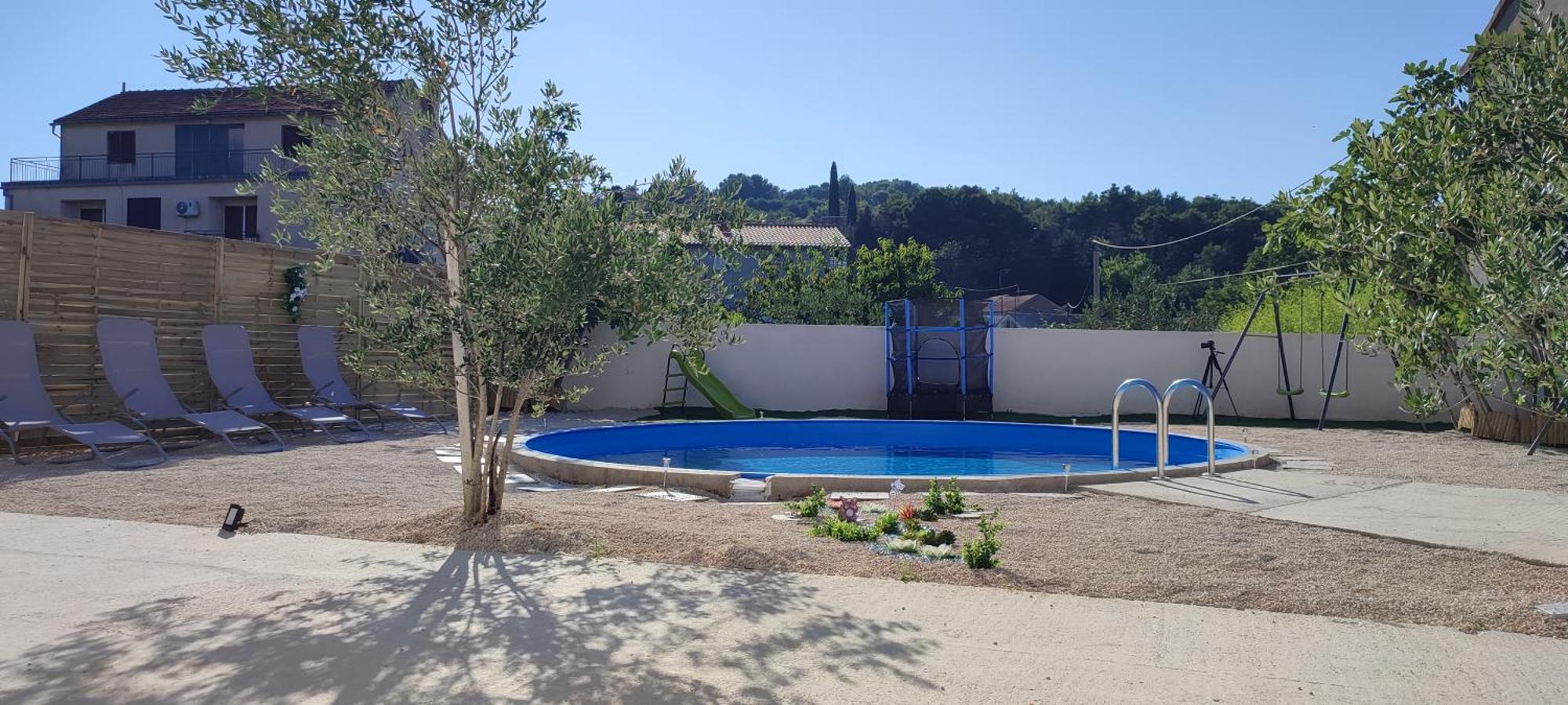 Apartments Villa Mihaela Banj Екстериор снимка