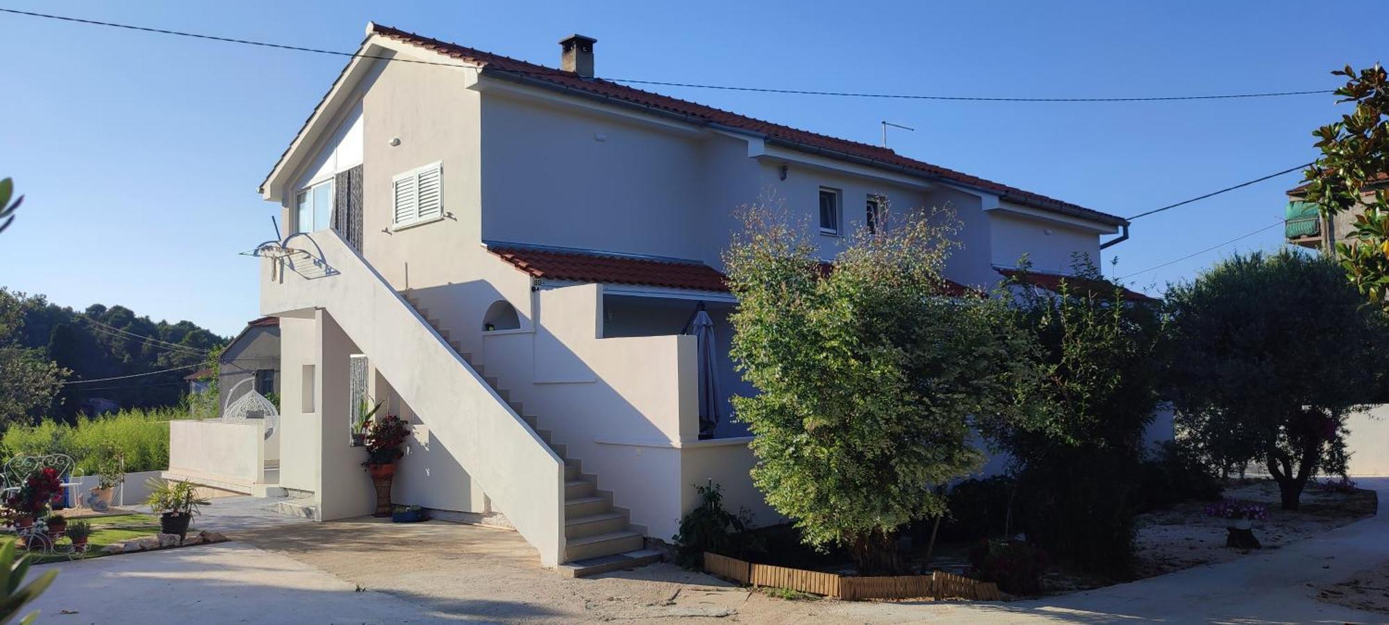 Apartments Villa Mihaela Banj Екстериор снимка