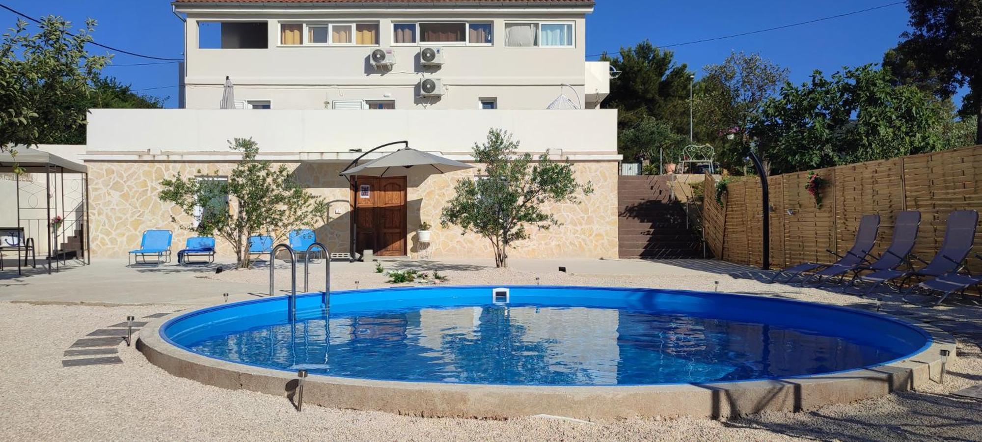 Apartments Villa Mihaela Banj Екстериор снимка