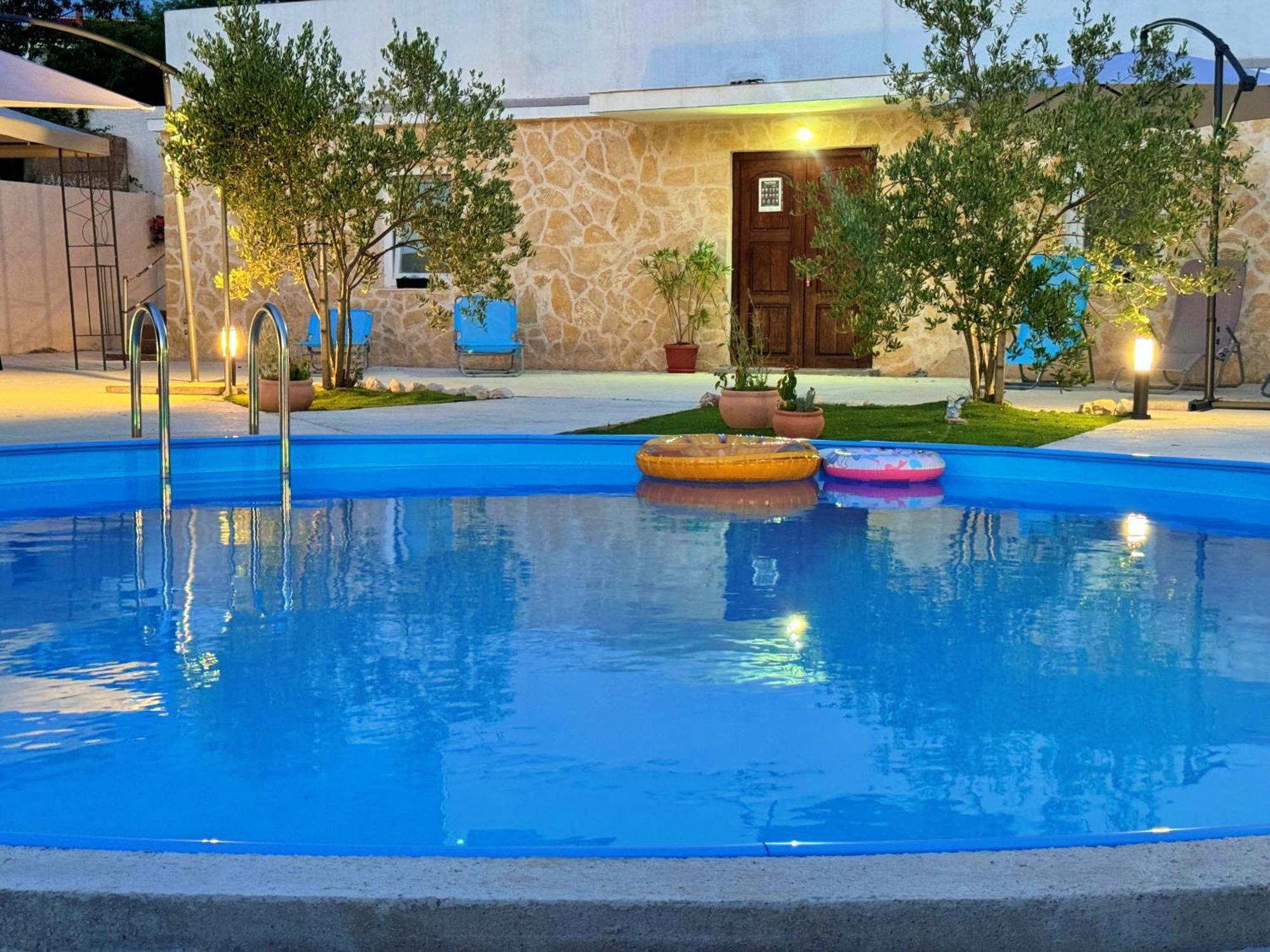 Apartments Villa Mihaela Banj Екстериор снимка
