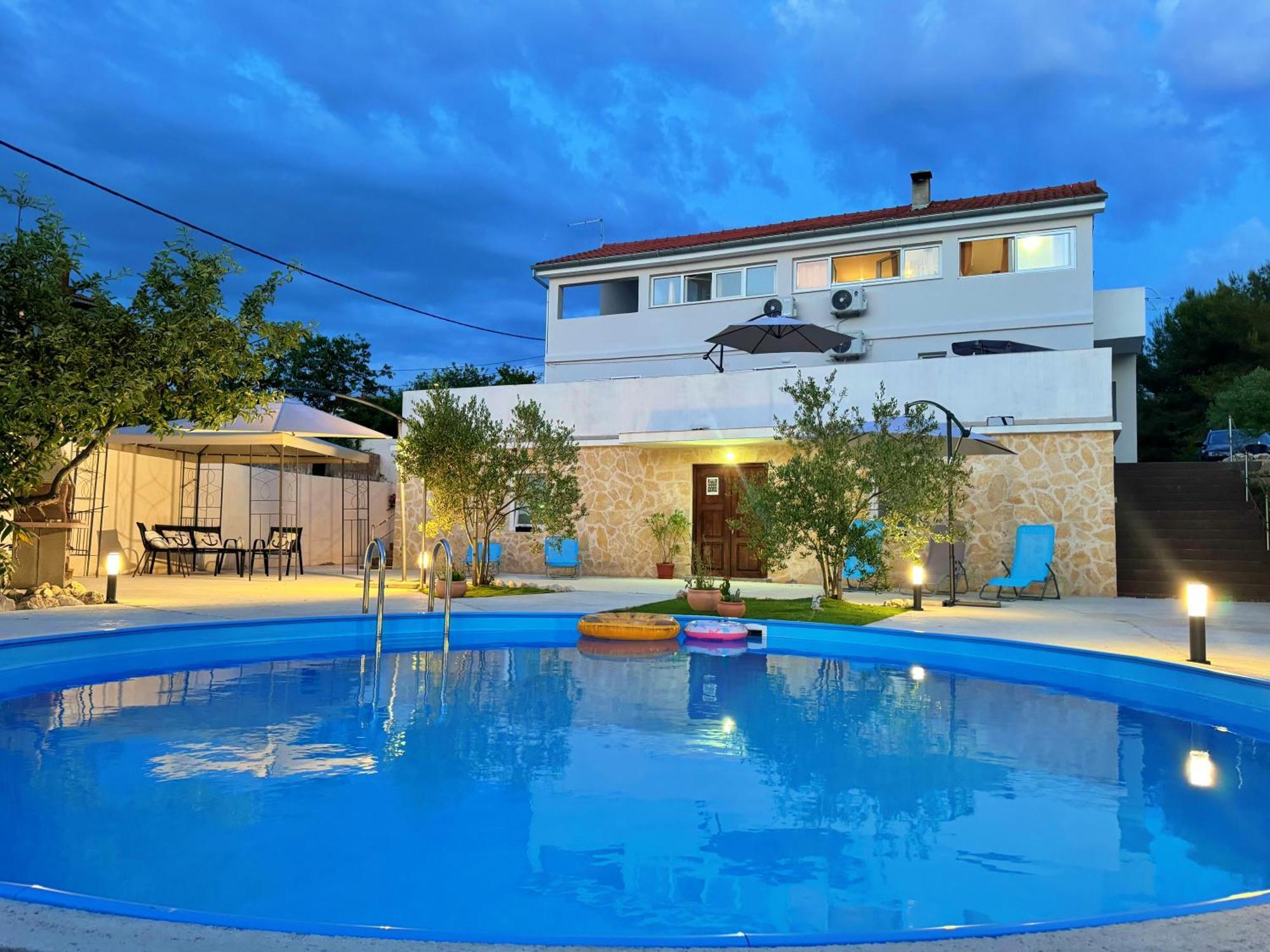 Apartments Villa Mihaela Banj Екстериор снимка