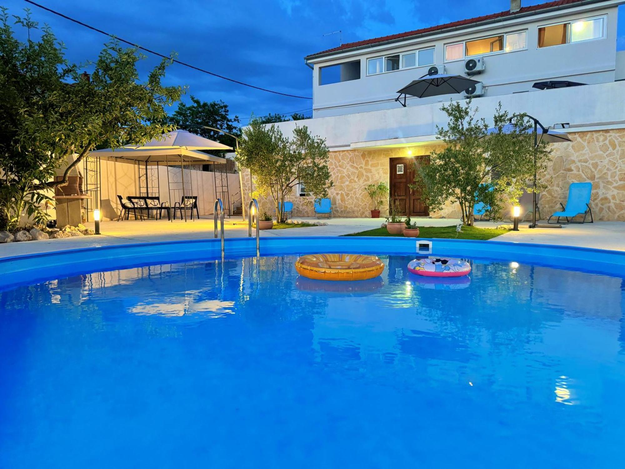 Apartments Villa Mihaela Banj Екстериор снимка